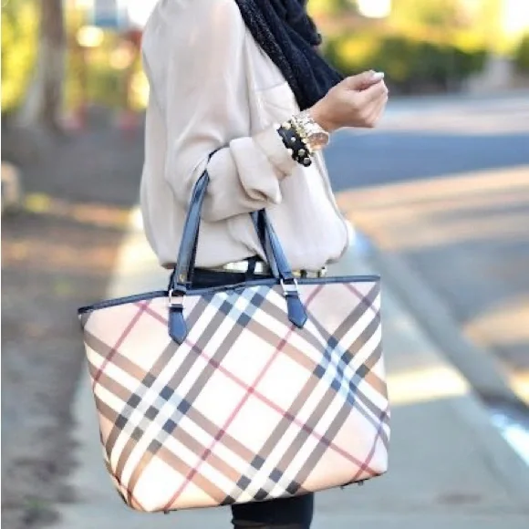 💯 Authentic Burberry LARGE Nova Check Tote Handbag Shoulder Bag - Picture 1 of 16